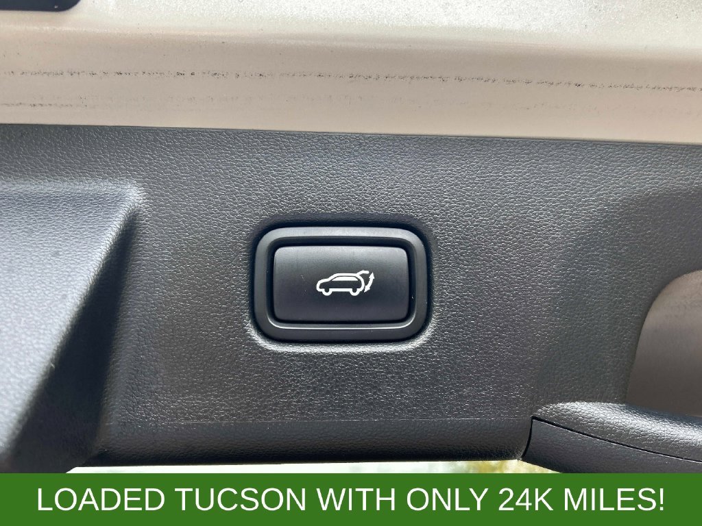 Used 2024 Silver Hyundai SEL image 12