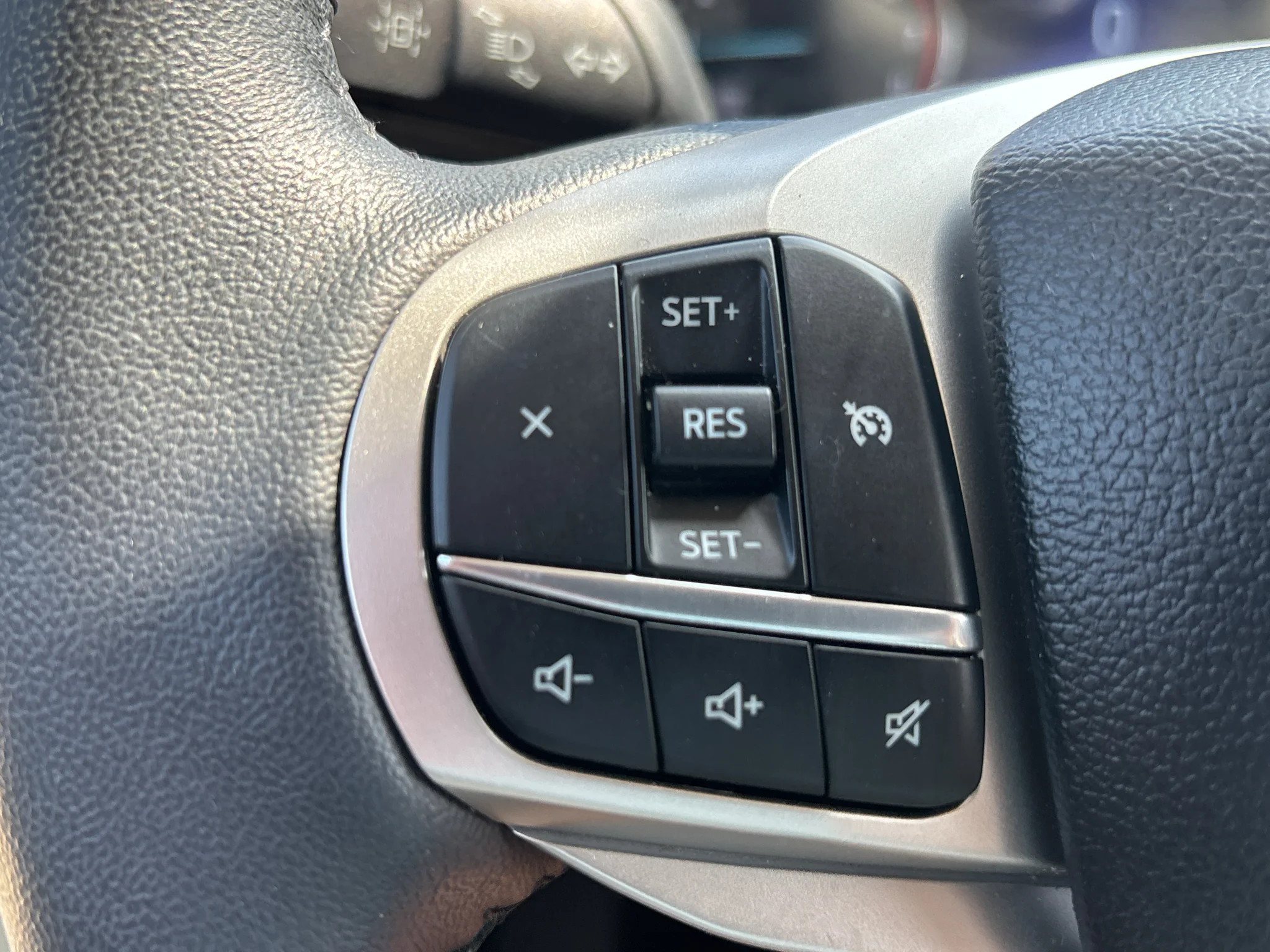 Used 2024 Carbonized Gray Metallic Ford XLT image 15