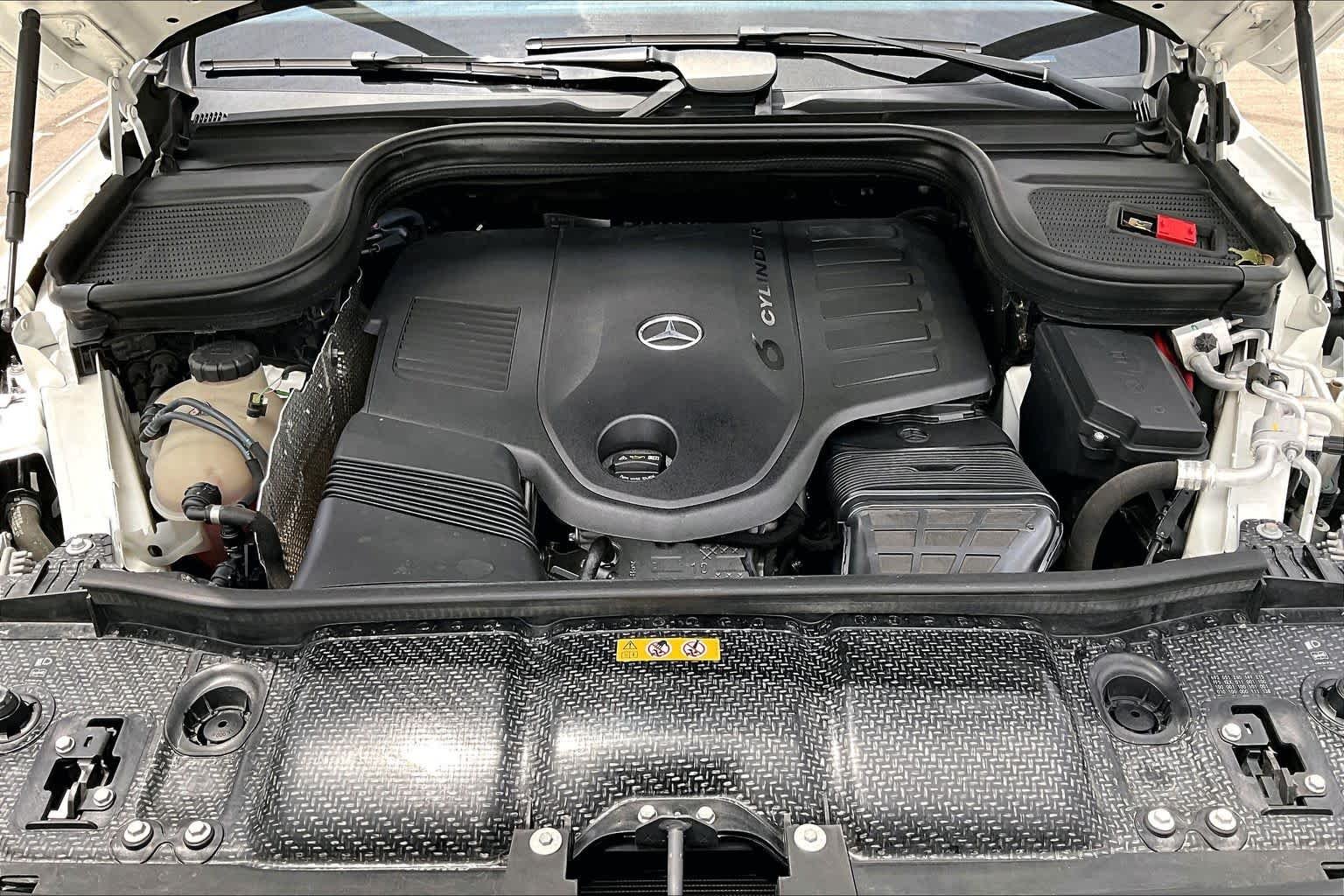 Used 2022 Polar White Mercedes-Benz GLS 450 image 32