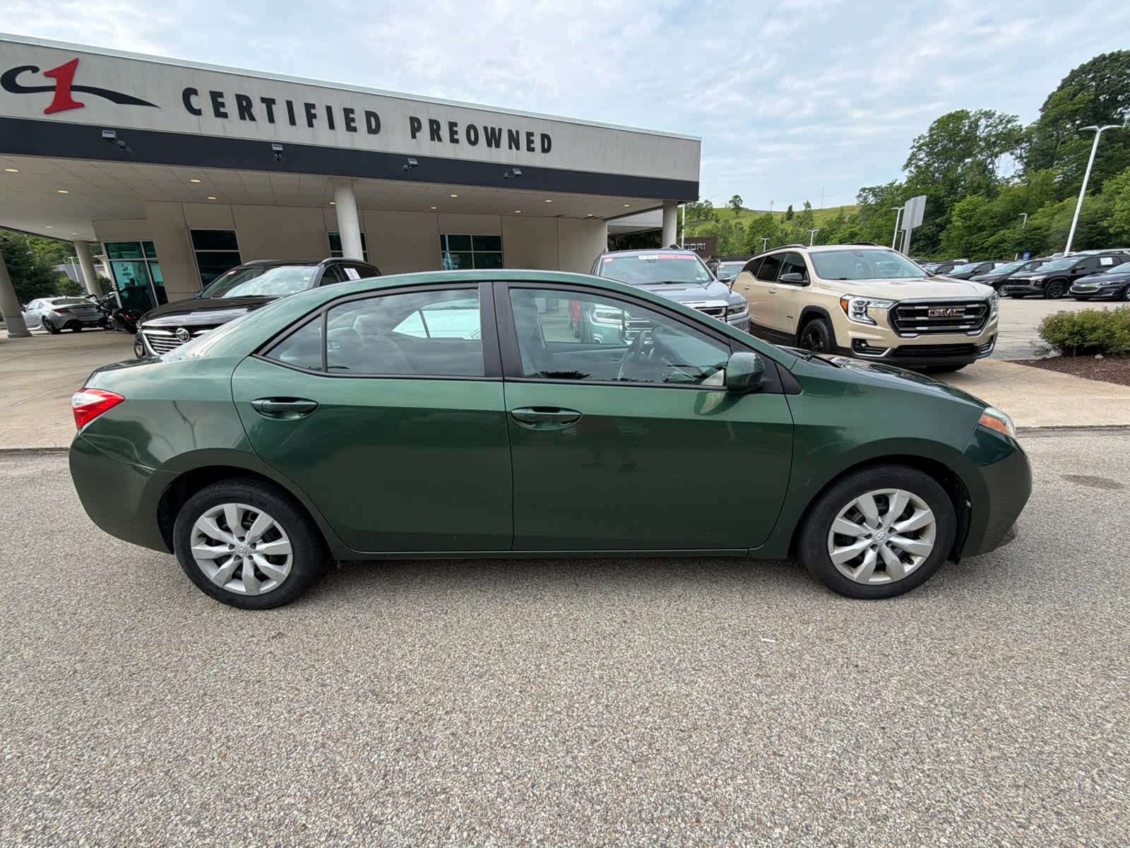 Used 2015  Toyota L image 4