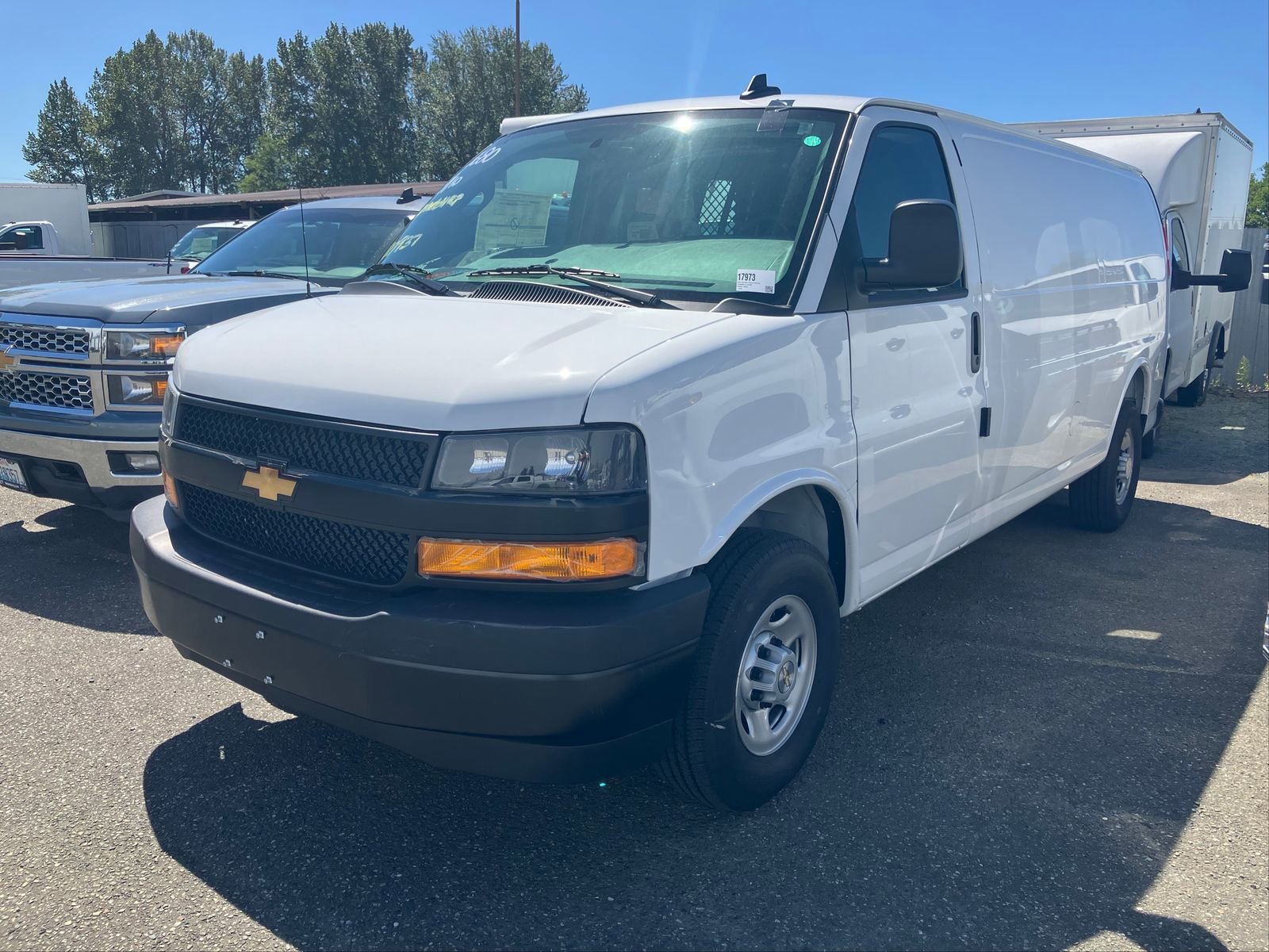 2026 Chevrolet Express 2500 Extended Work Van HD's photo
