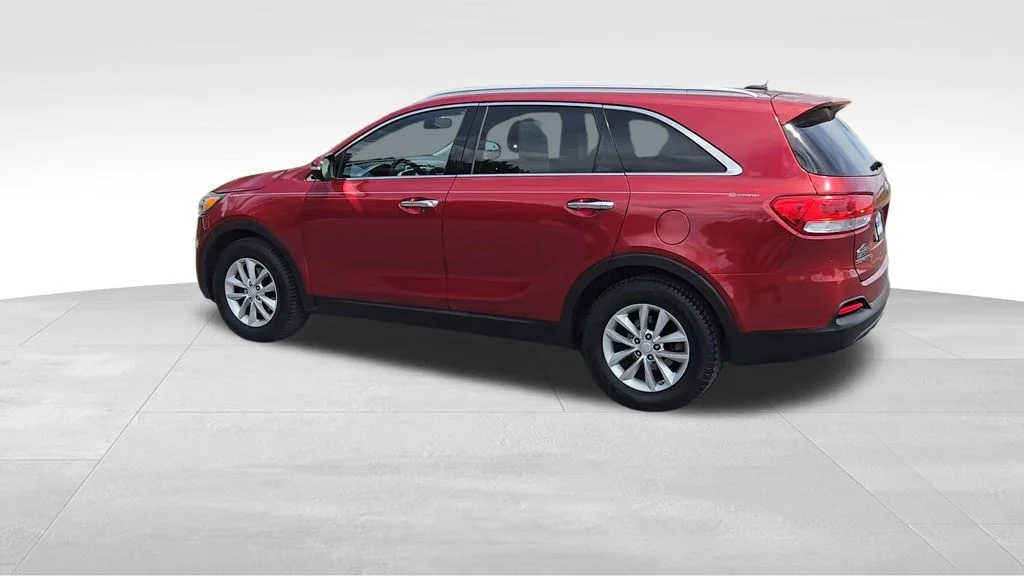 Used 2017 Red Kia LX image 6