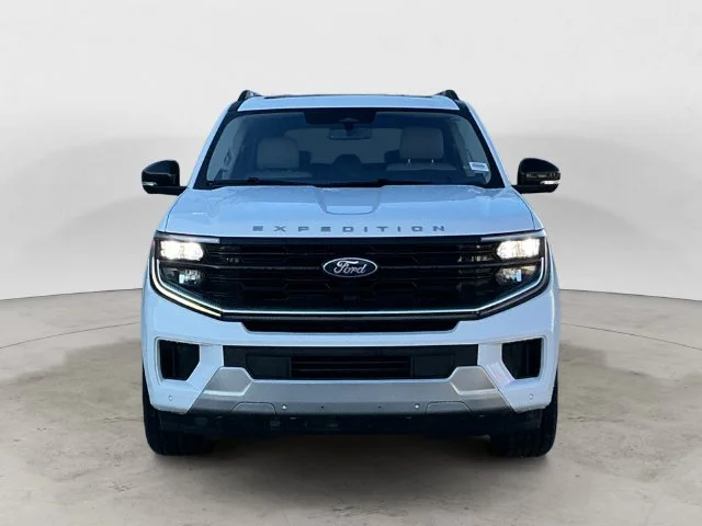 Used 2025 Oxford White Ford Platinum image 2