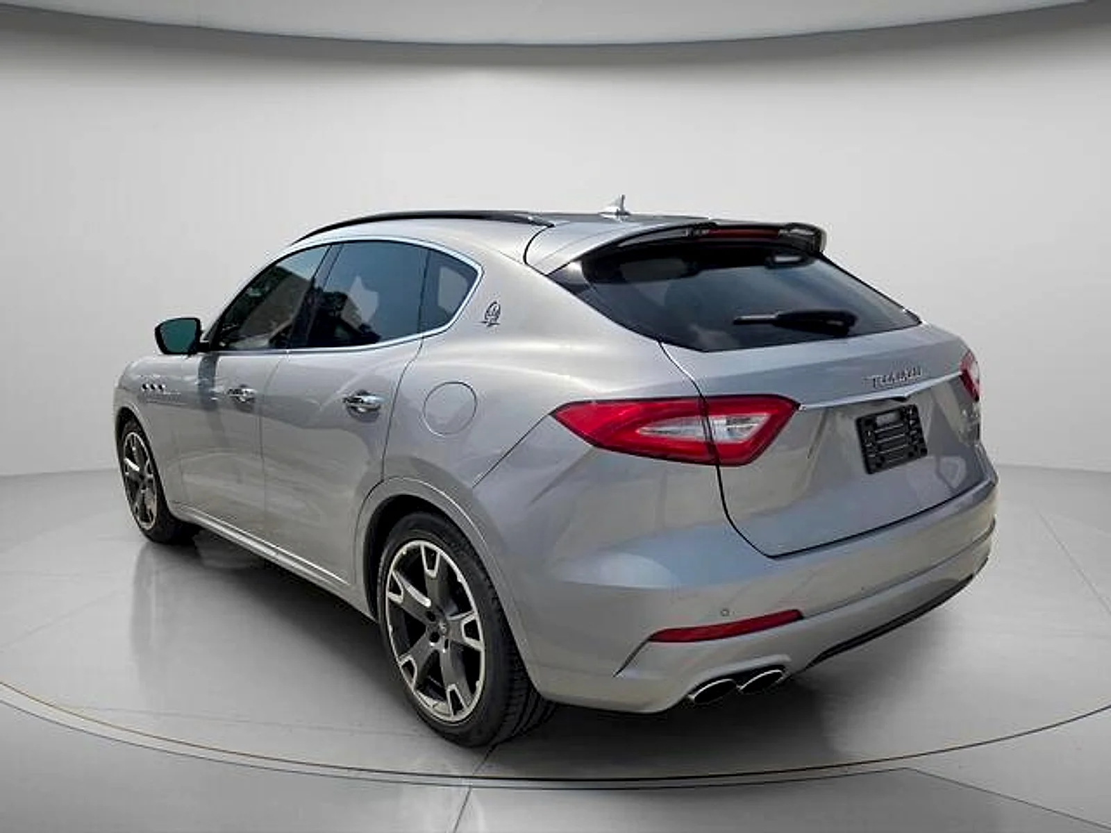 Used 2017  Maserati S image 7