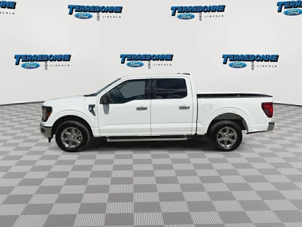 Used 2025 Oxford White Ford XLT image 5