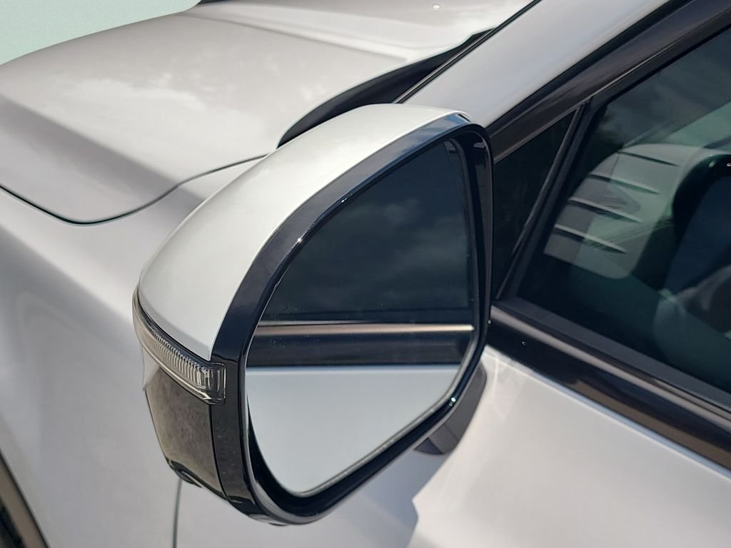 Used 2023 White Kia SX X-Pro image 27