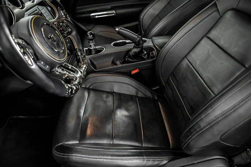 Used 2018 Shadow Black Ford GT Premium image 14