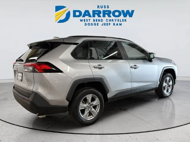 Certified Used 2025 Silver Toyota XLE image 5