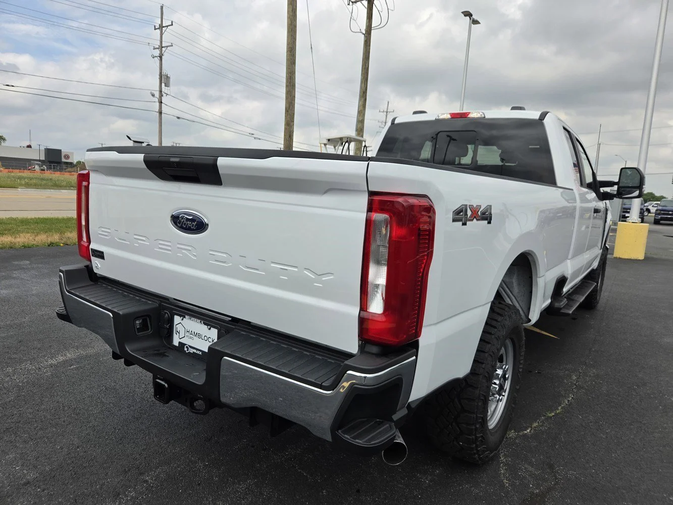 New 2026 Oxford White Ford XL image 4