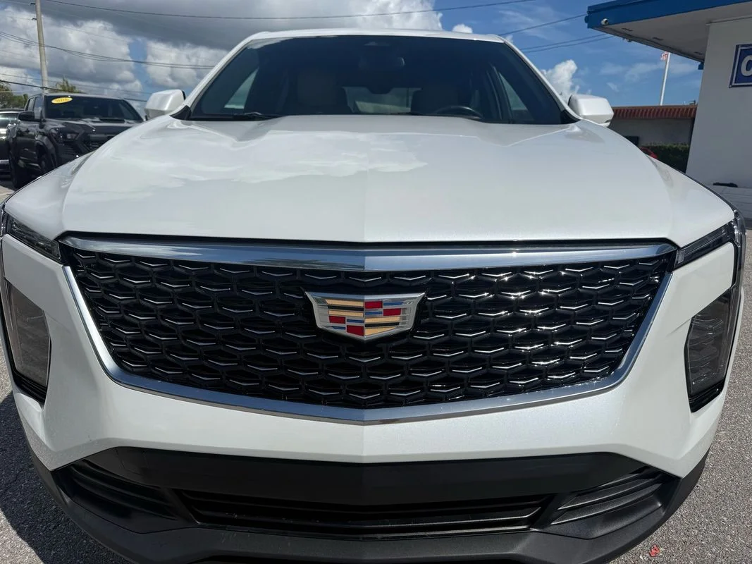 Used 2024 White Cadillac FWD Luxury image 3