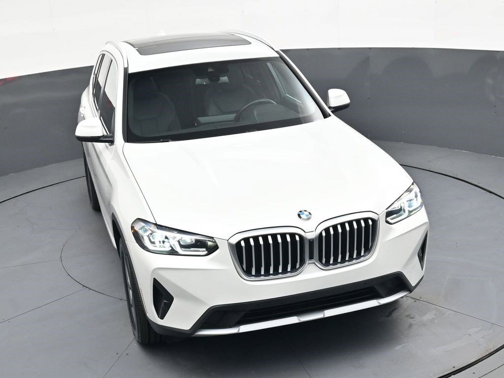 Used 2024 White Metallic BMW xDrive30i image 26