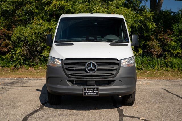 New 2026 Arctic White Mercedes-Benz Cargo 144 WB image 32