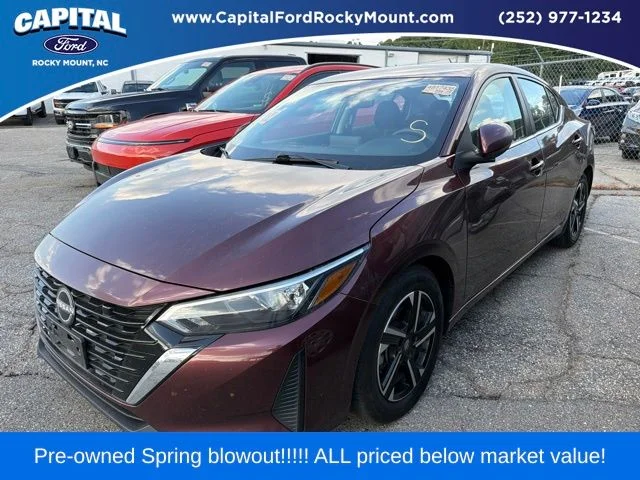 Used 2025 Red Nissan SV image 1