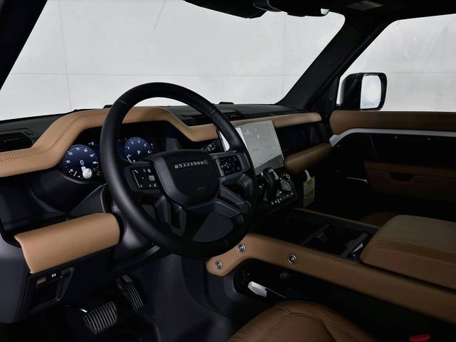 New 2026 White Land Rover X-Dynamic SE image 10