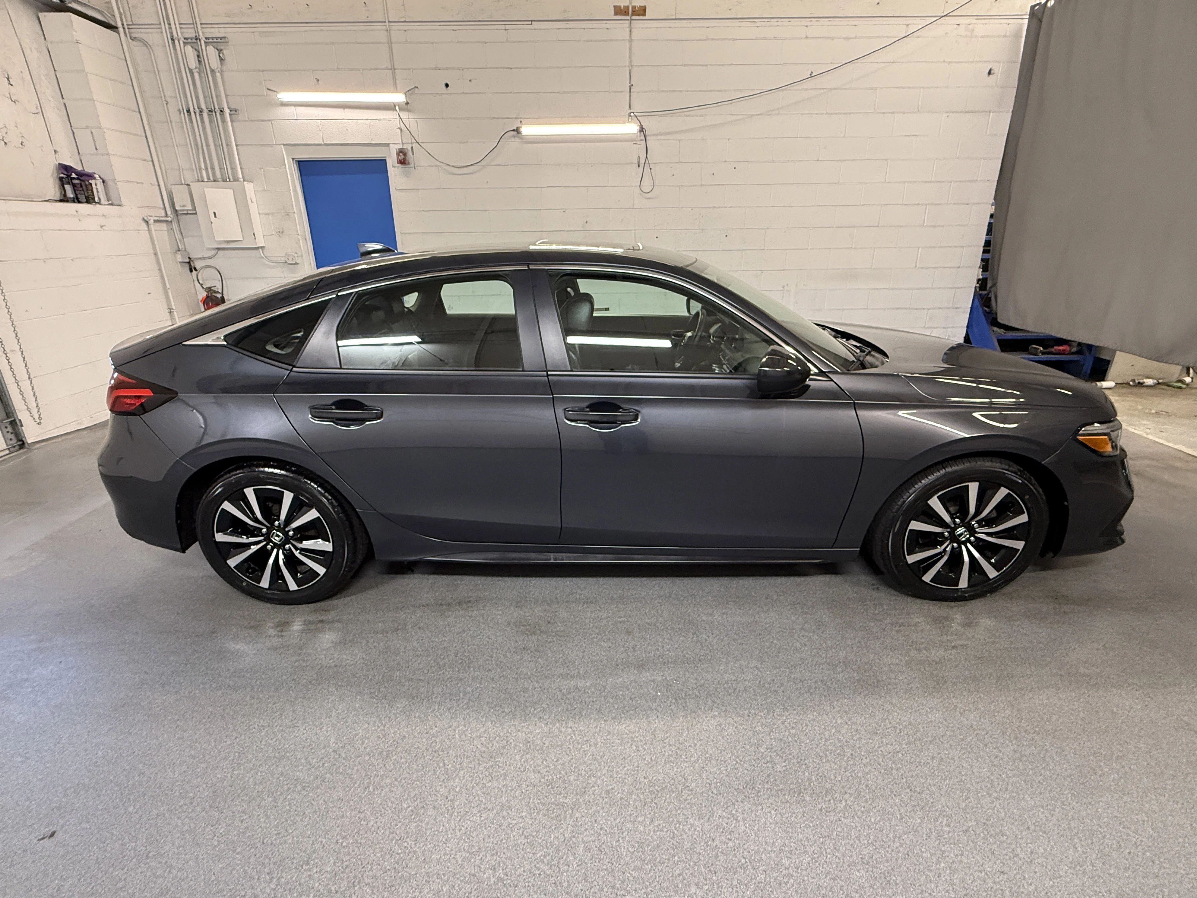 Certified Used 2023 Meteorite Gray Metallic Honda EX-L image 10