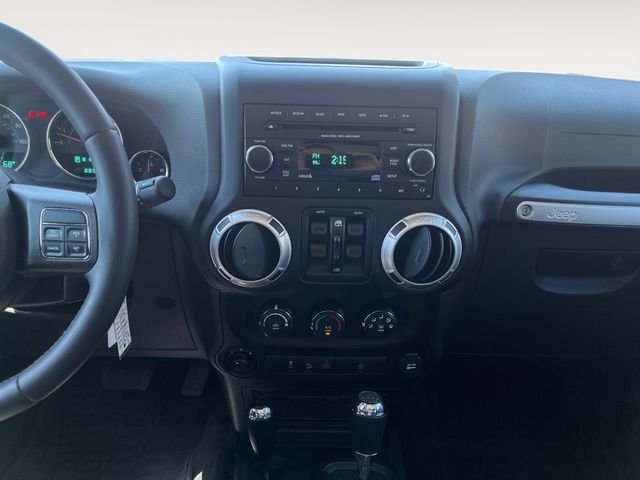 Used 2016 Gray Jeep Unlimited Rubicon image 15