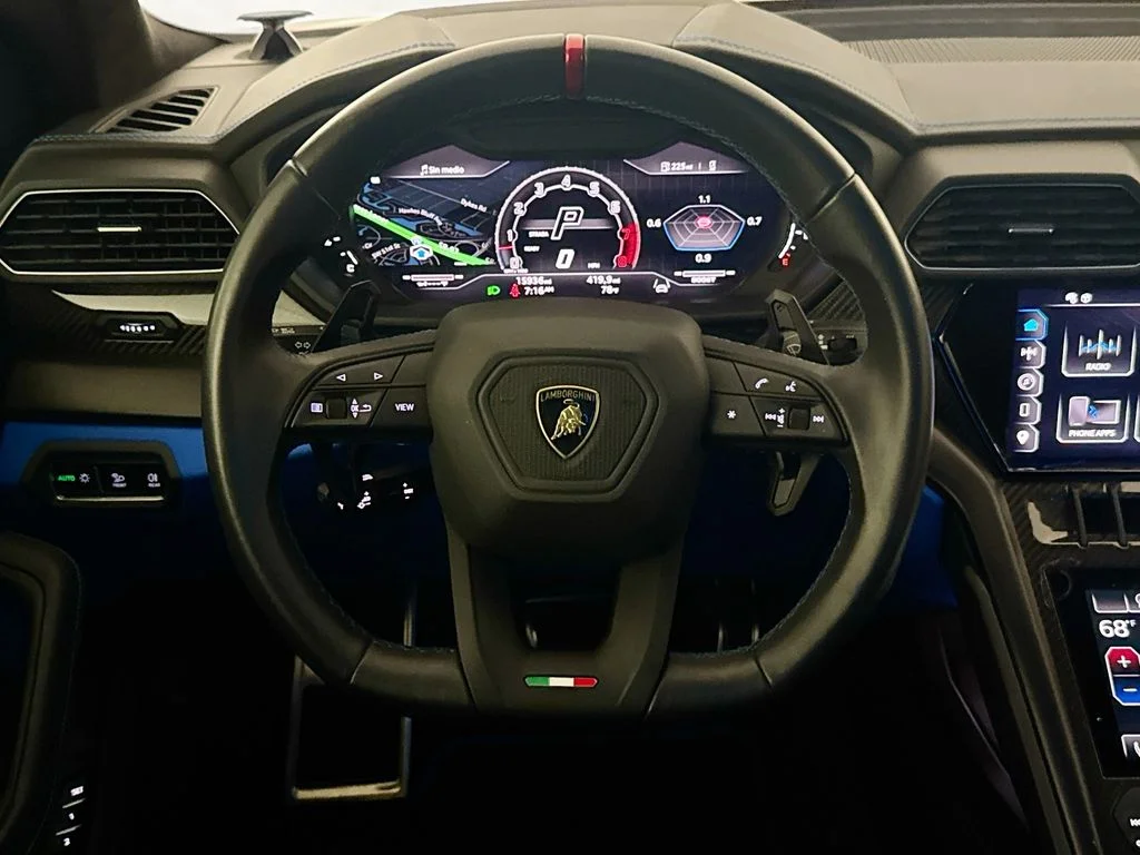 Used 2023 Blue Lamborghini S image 11