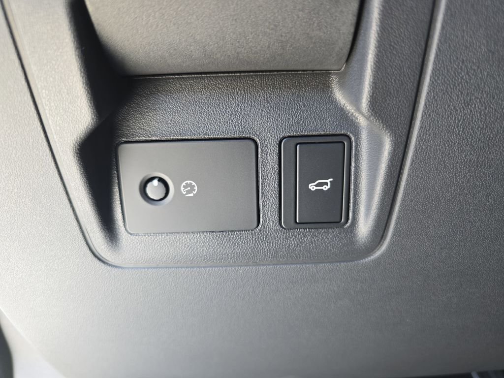 New 2026 Fuji White Land Rover Dynamic SE image 26