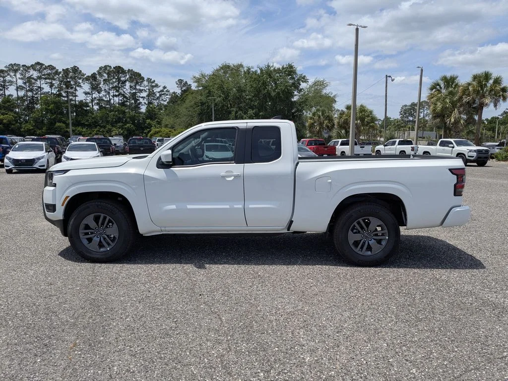 2025 Nissan Frontier SV - Photo 7