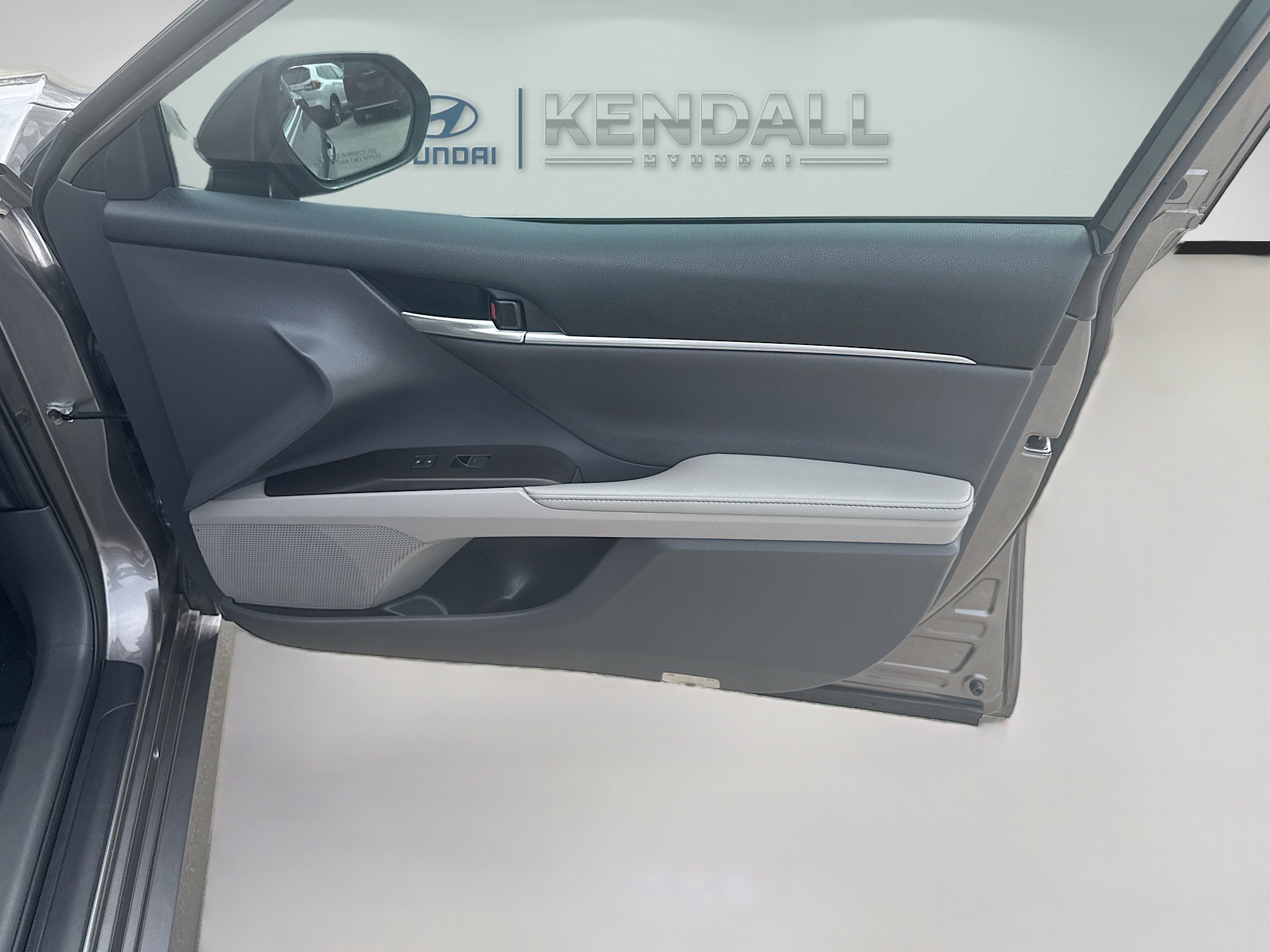 Used 2023 Predawn Gray Mica Toyota XLE image 30