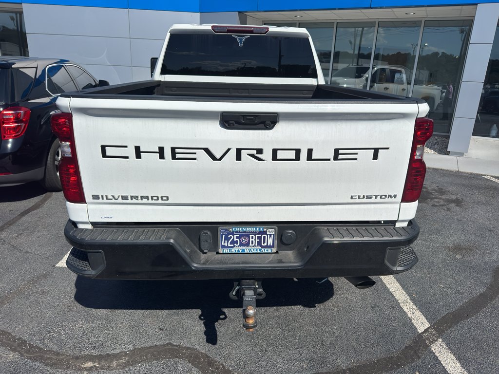 Used 2022 Summit White Chevrolet Custom image 5