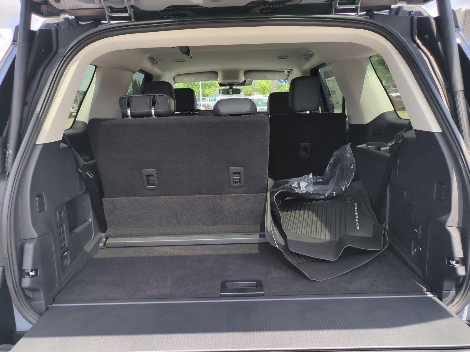 New 2027 Glacier Gray Metallic Tri-Coat Ford Active image 36