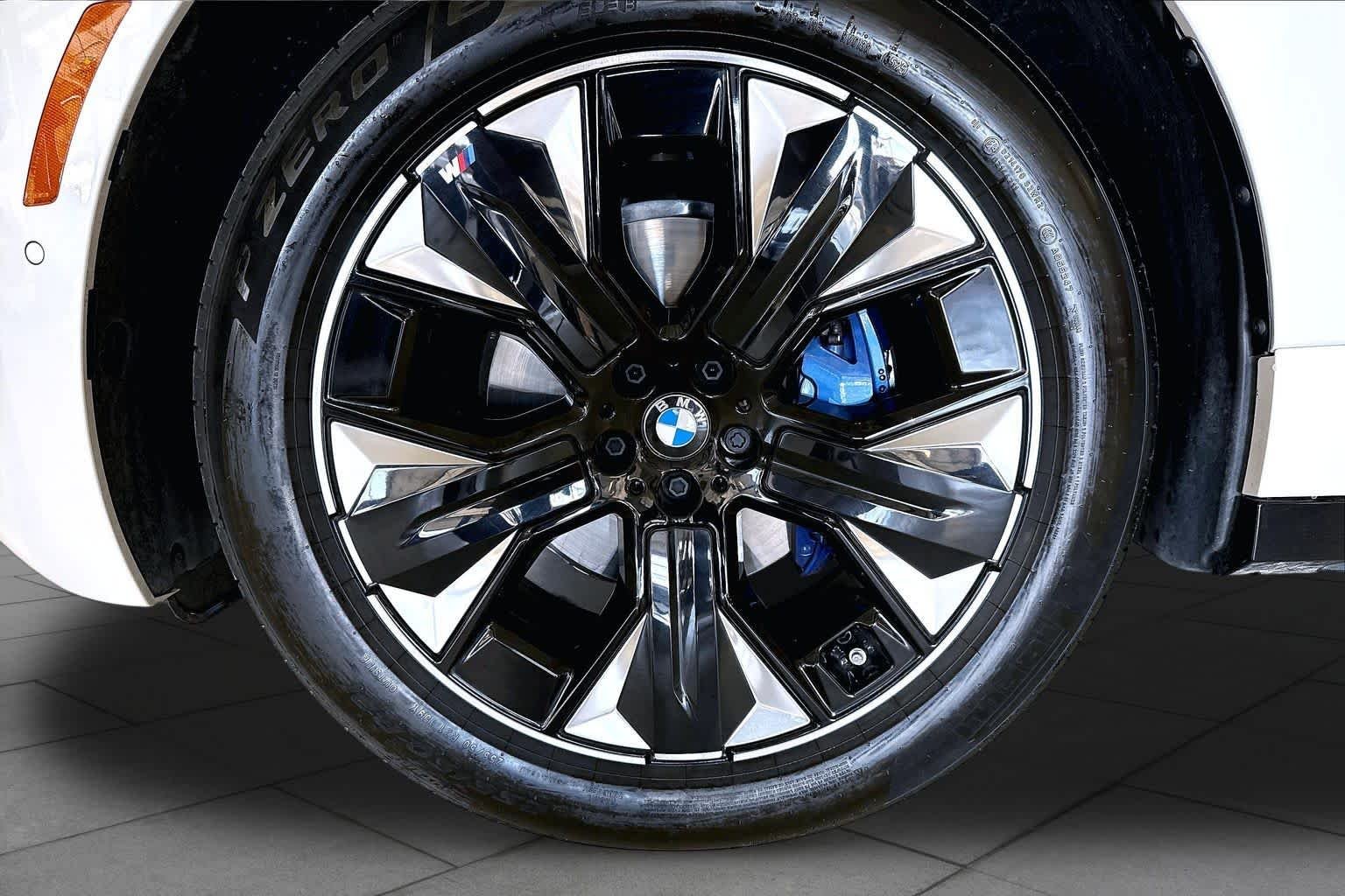 Used 2026 Mineral White Metallic BMW xDrive45 image 10