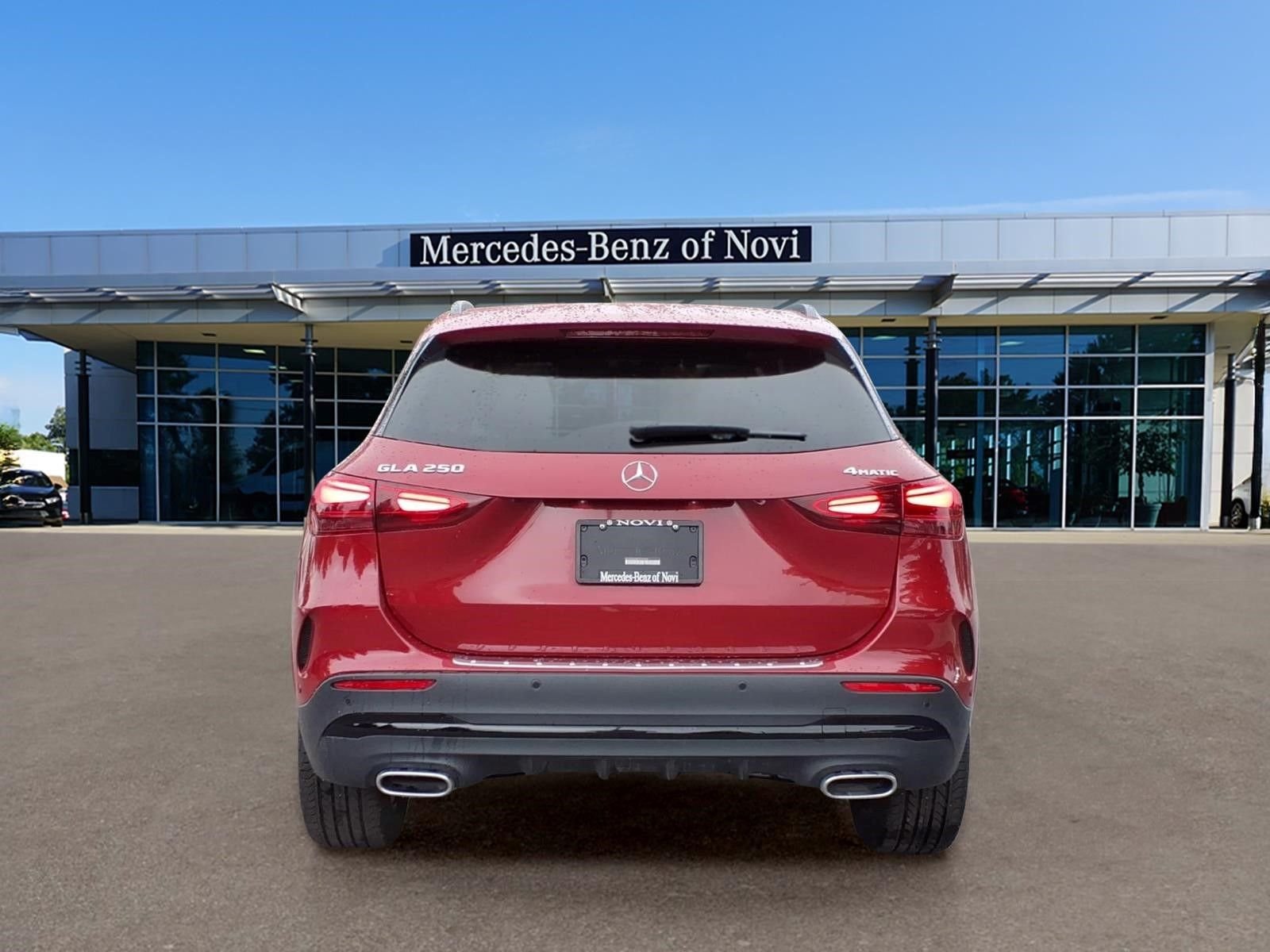 Used 2025 Red Mercedes-Benz GLA 250 image 4