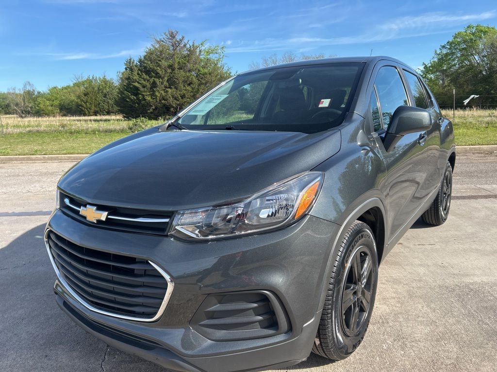 2020 Chevrolet Trax LS's photo