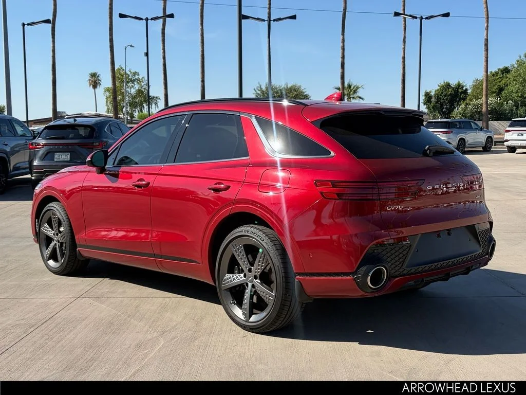 Used 2025 Red Genesis 3.5T Sport image 4