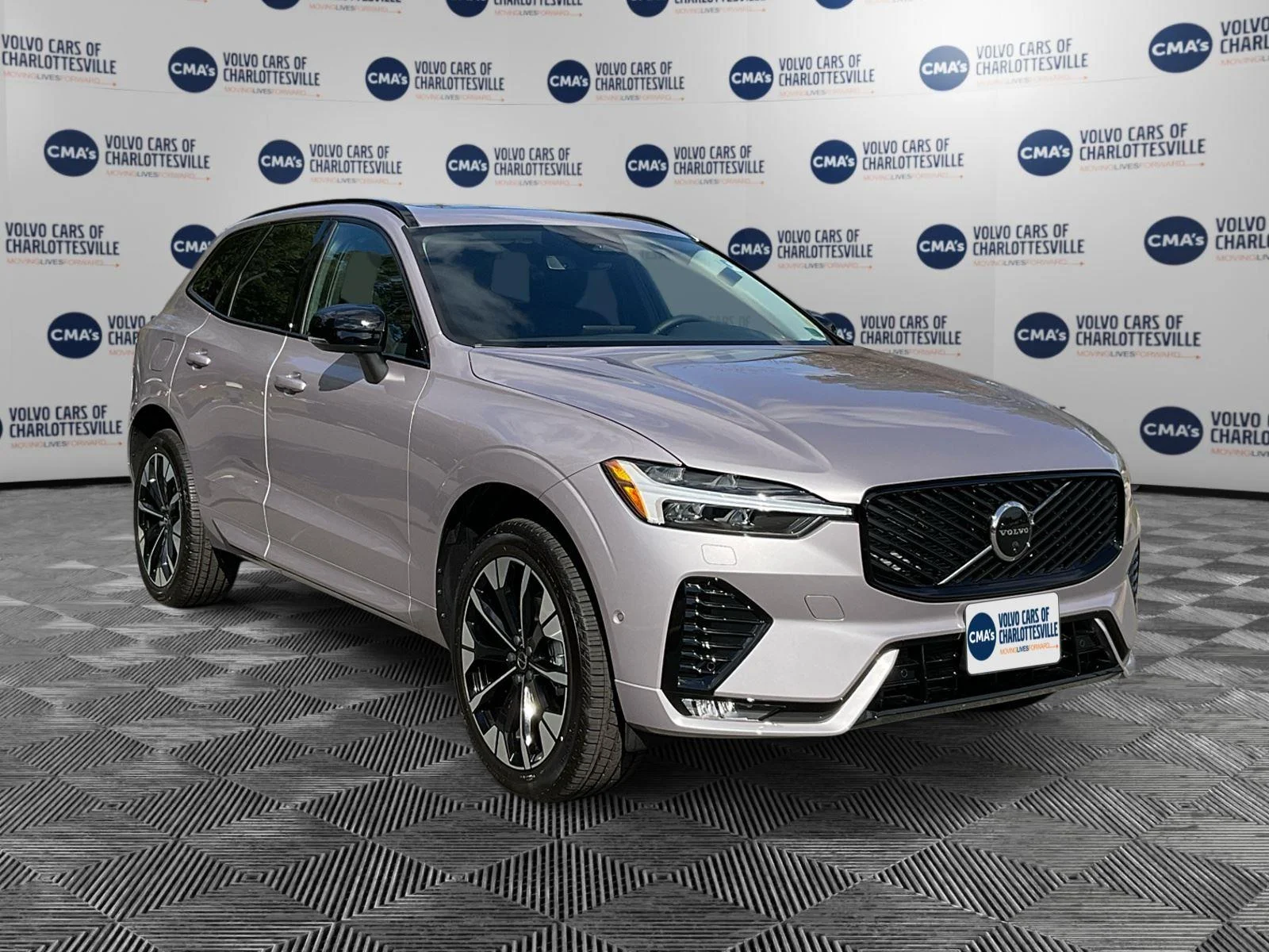 2026 Volvo XC60 Plus - Photo 7