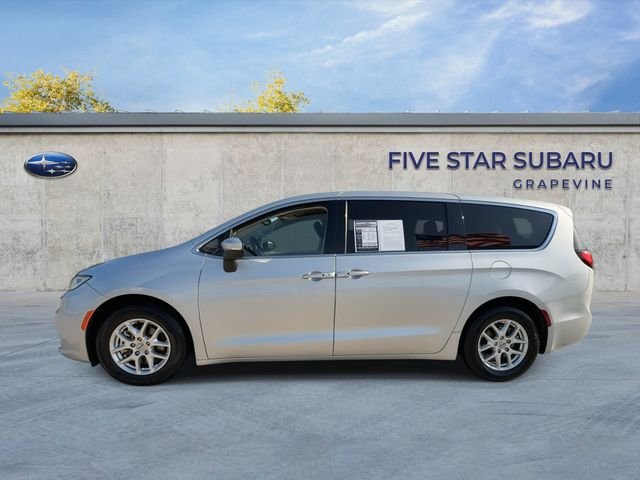 Used 2023 Silver Chrysler Touring L image 5