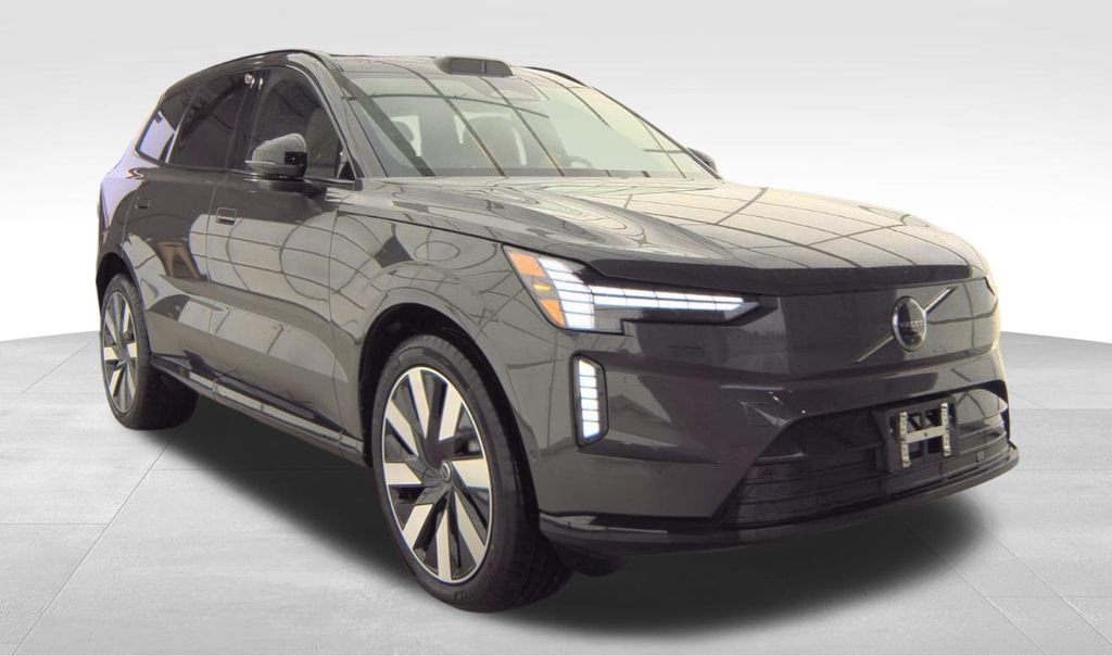 Used 2025  Volvo Twin Motor Plus image 5
