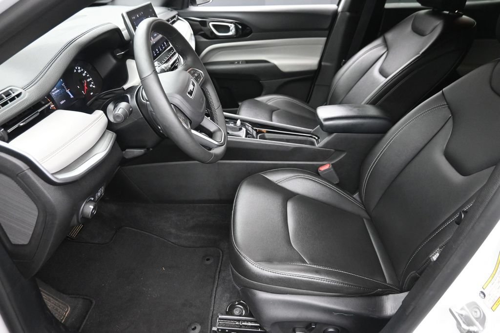 Used 2025 White Jeep Limited image 16