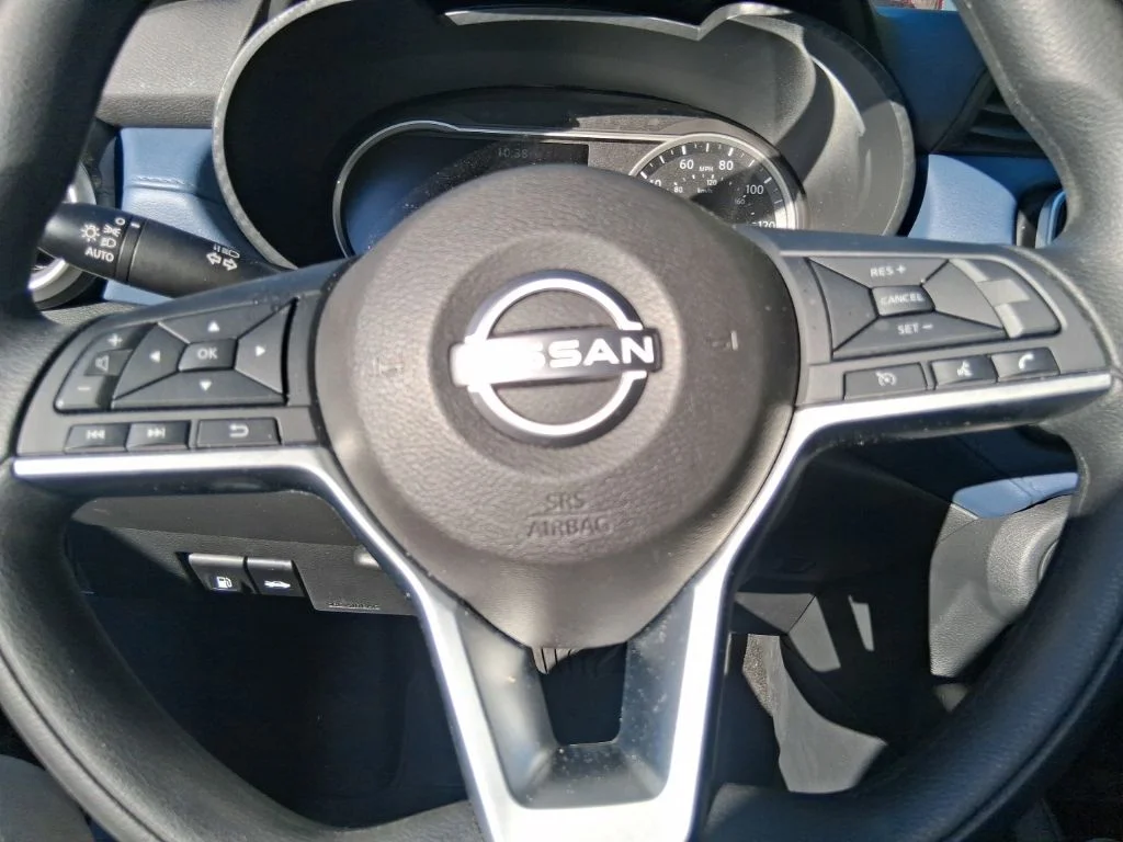 Used 2025 Black Nissan 1.6 SV image 11