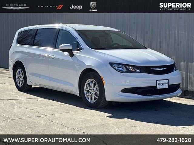 2022 Chrysler Voyager LX
