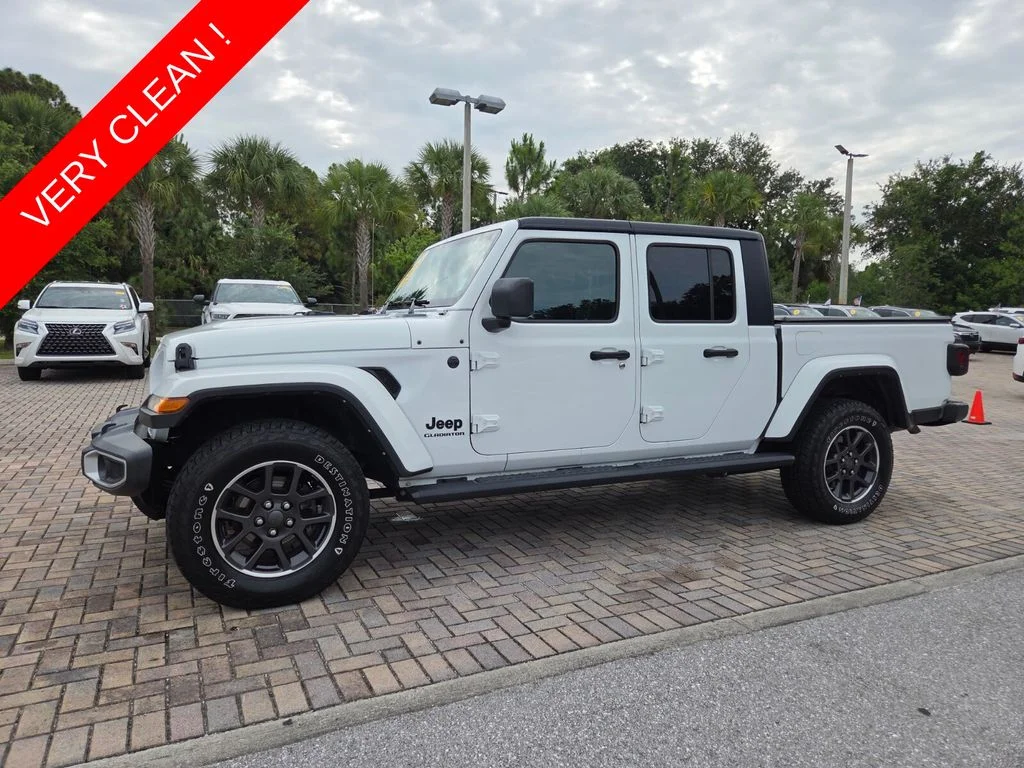 Used 2022 White Jeep Sport image 3