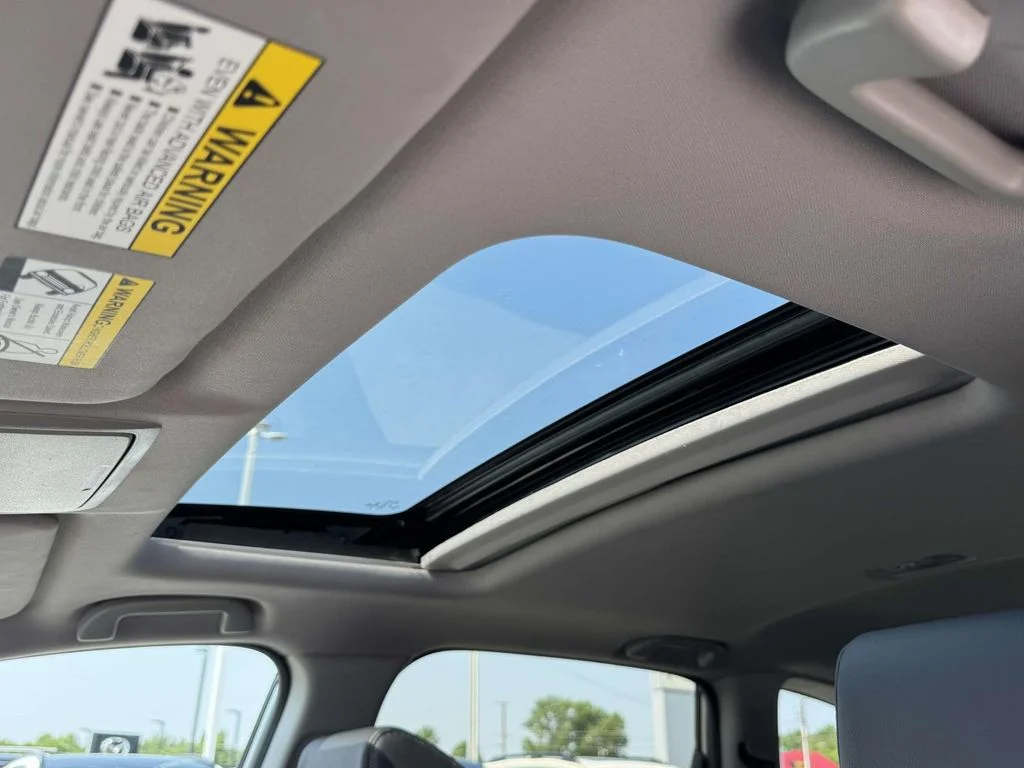 Used 2019 Silver Honda EX-L image 4