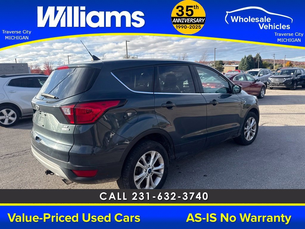 Used 2019  Ford SE image 16