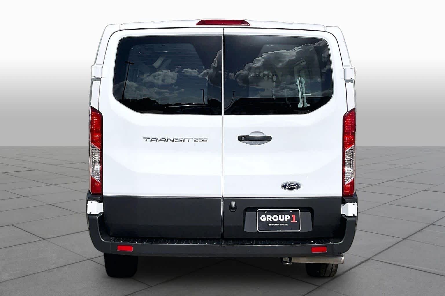 Used 2025 Oxford White Ford  image 5