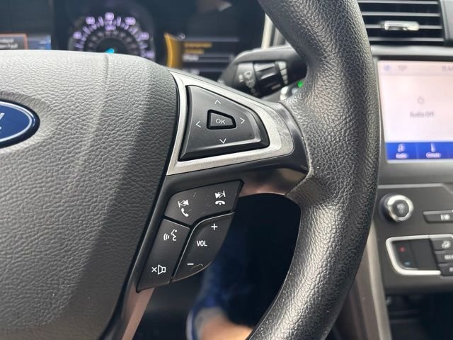 Used 2020 Black Ford SE image 19