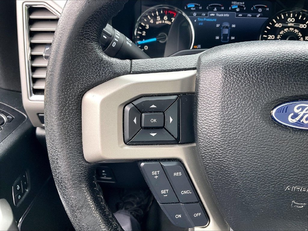 Used 2016 White Platinum Clearcoat Metallic Ford Lariat image 22
