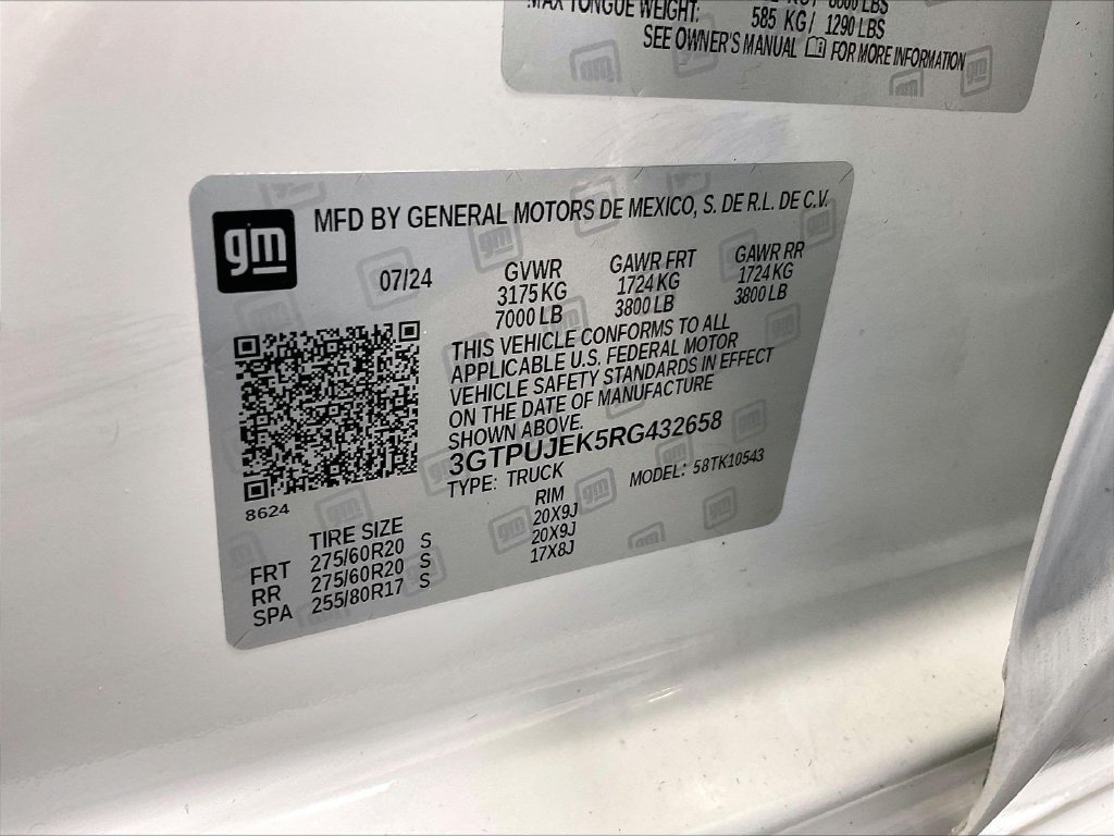 Used 2024 White GMC Elevation image 36