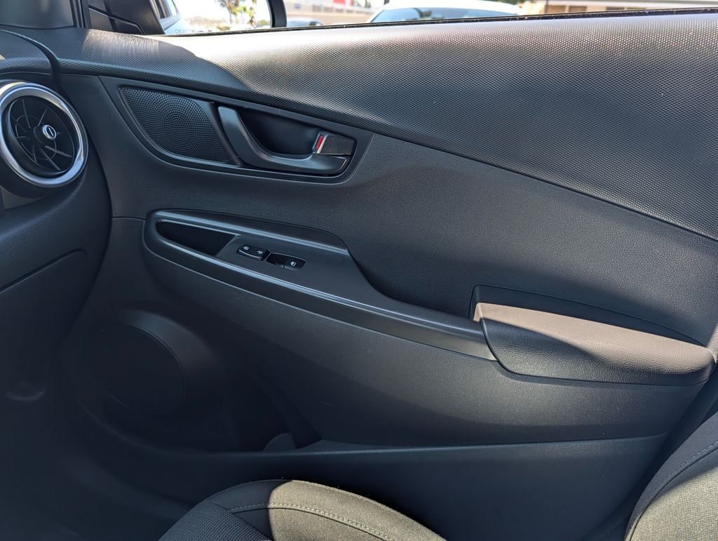 2023 Hyundai Kona SEL - Photo 22