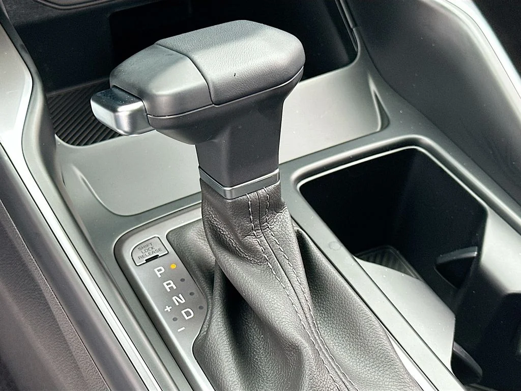 New 2026 Glacial White Pearl Kia LX image 16