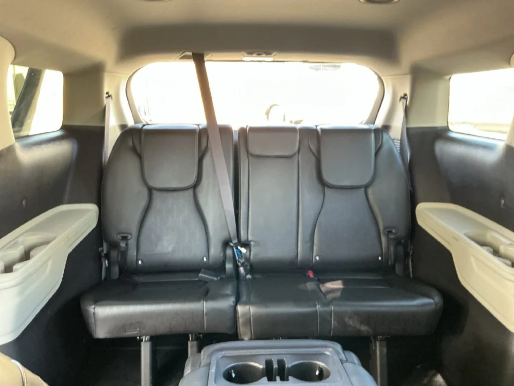 Used 2022 Gray Kia LXS image 32