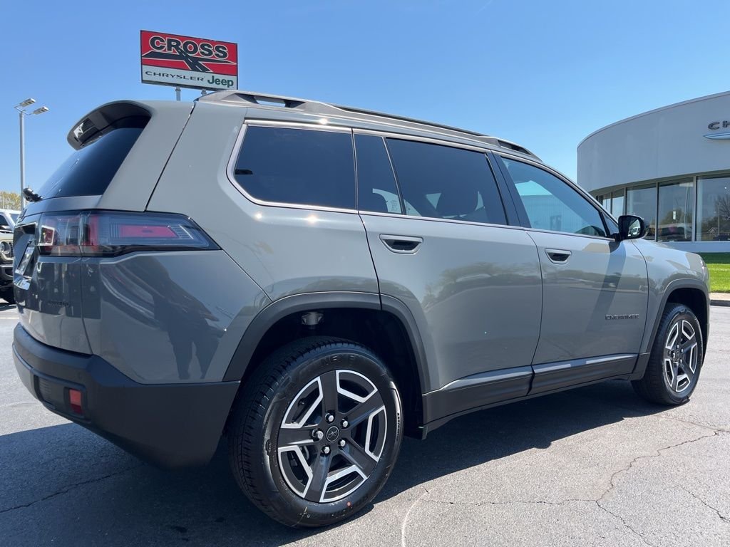 New 2026 Sting-Gray Clearcoat Jeep Laredo image 42