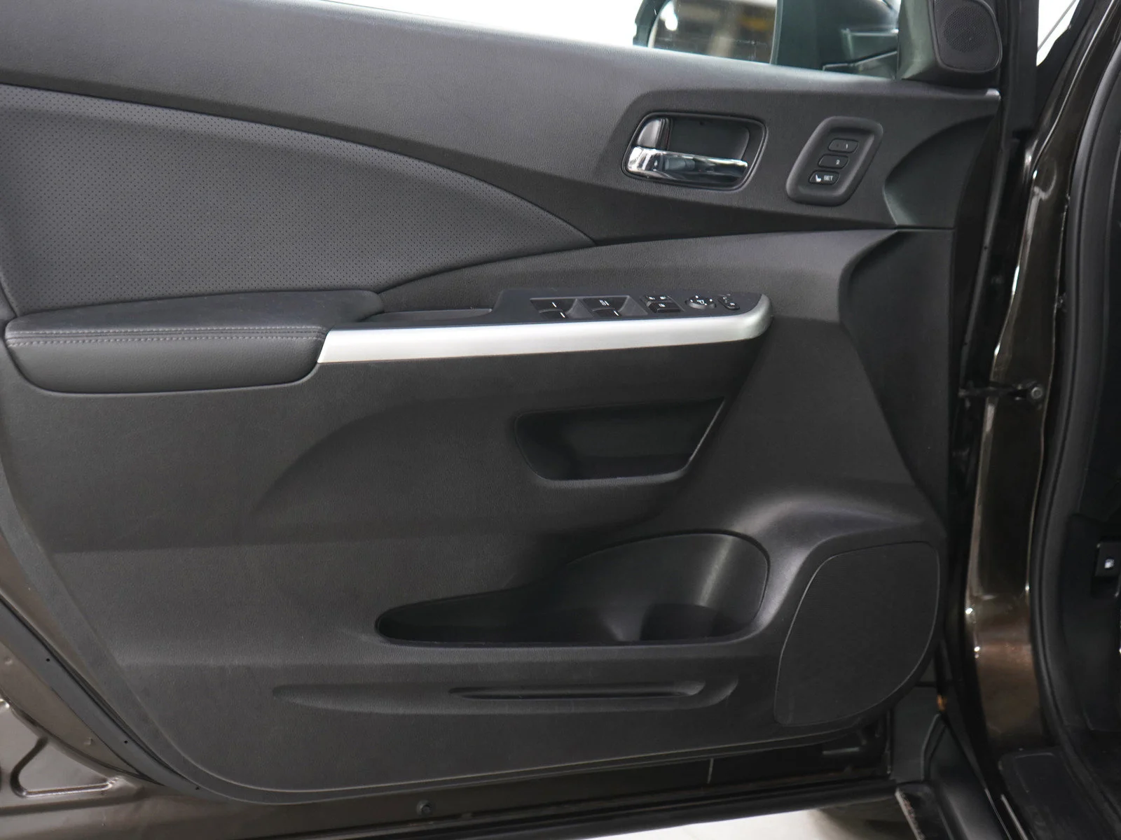 Used 2015 Black Honda 4D WAGON TOURING 4WD image 19