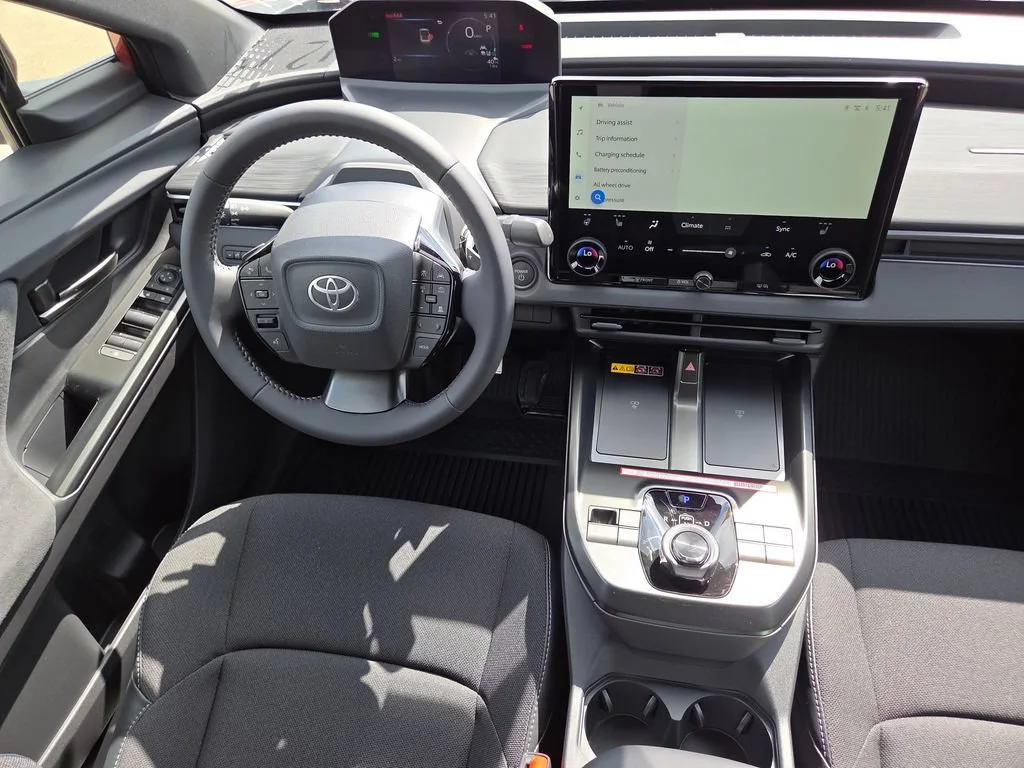 2026 Toyota C-HR SE - Photo 31