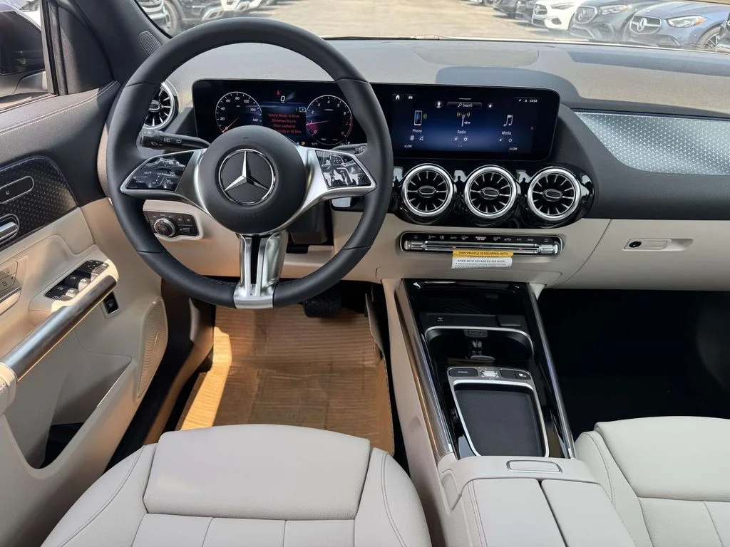 New 2026 White Mercedes-Benz GLA 250 image 5